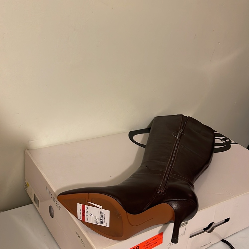 Boots - Picture 3 of 3